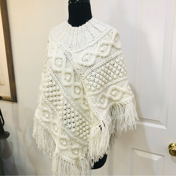 Vintage Hand knit Poncho - Picture 11 of 11